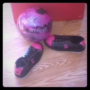 Bolwing ball set